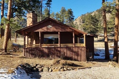 Historic Forested Cabin with Great Mountain Views