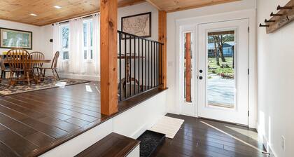 Lakefront Home-4BR 2B-Branson West. Clean Casual Elegance-Great Parking Spaces.