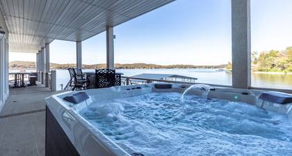 Allie's - Amazing 8,000 SF Home with --Private Pool--hot tub-- Sleeps 26+