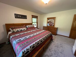 3 chambres, bureau, Wi-Fi gratuit, draps fournis