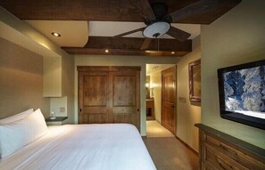 3 Schlafzimmer, BĂŒgeleisen/BĂŒgelbrett, kostenloses WLAN, BettwĂ€sche
