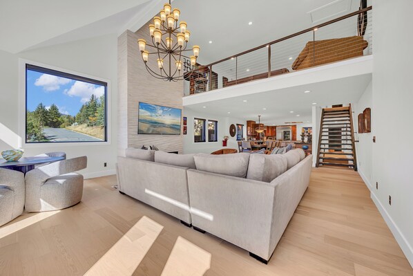 TV, fireplace, DVD player