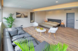 5 chambres, fer et planche à repasser, Wi-Fi gratuit, draps fournis