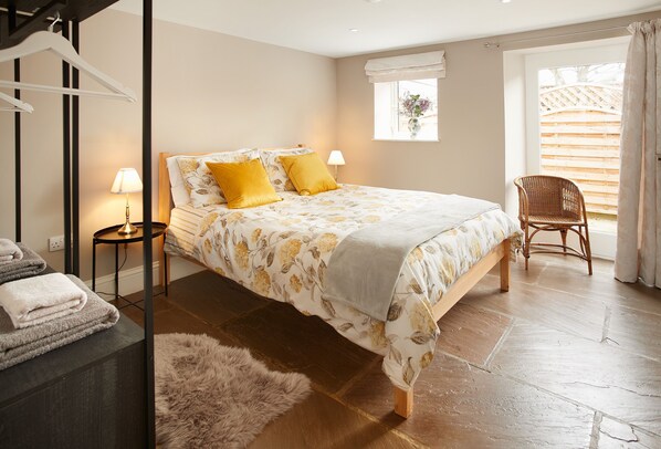 2 makuuhuonetta, silitysrauta/-lauta, internet, vuodevaatteet