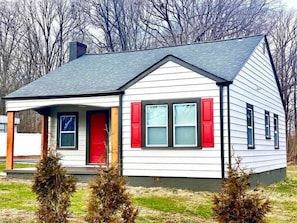 Exterior - "Beulah Beauty"- High-Quality Renovation & Prime Location in Statesville (Statesville)