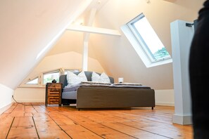 2 多间卧室、办公桌、熨斗/熨衣板、免费 WiFi