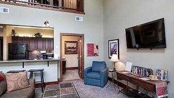 Télévision, cheminée