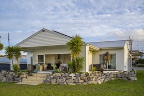 Exterior - Whitehaven ~ Absolute Beachfront! (Point Turton)