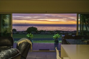 Dining - Whitehaven ~ Absolute Beachfront! (Point Turton)