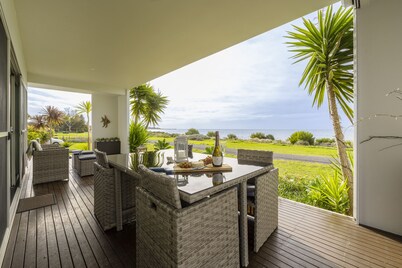 Whitehaven ~ Absolute Beachfront!