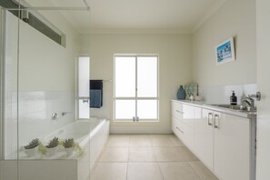 Bathtub, towels - Whitehaven ~ Absolute Beachfront! (Point Turton)