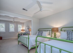 3 habitaciones, tabla de planchar con plancha y wifi gratis 