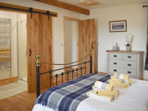 3 chambres, Wi-Fi gratuit, draps fournis