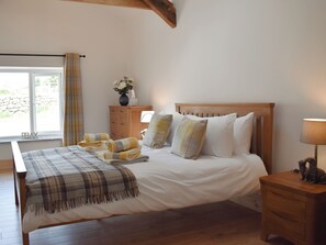 3 quartos, Wi-Fi de cortesia, roupa de cama