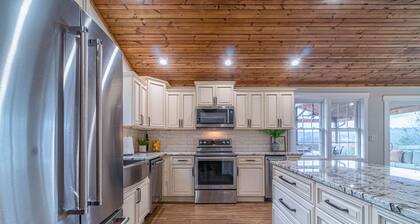 Newly Renovated Lake & Mountain View Home, Near I-75, Norris Lake & ATV trails