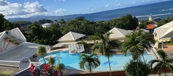 Le Paradis de la Baie sleeps 4 2 Minutes from the beaches of TARTANE fully equipped