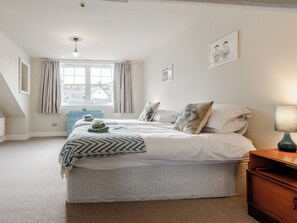 3 bedrooms, free WiFi, bed sheets