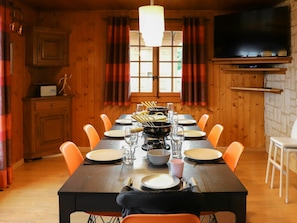 Dining - Wonderful private villa for 7 guests with WIFI, TV and terrace (Ollon)