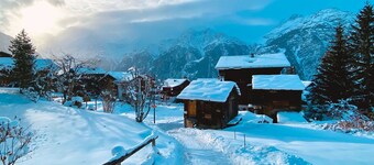 Smuk lejlighed for 6 personer med WIFI, TV, balkon og panorama udsigt