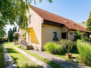 Exterior - Wonderful villa for 9 guests with WIFI, A/C, TV and terrace (Marcali)