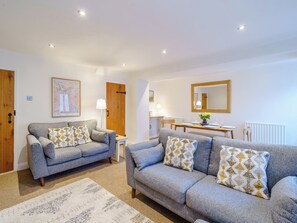 Fireplace - 3 bedroom accommodation in Keswick (Keswick)