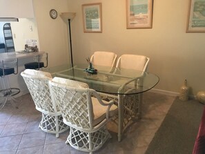 Dining - Indies House Ormond Beach Condo (Ormond Beach)