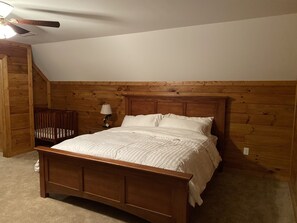5 habitaciones, tabla de planchar con plancha y cuna de viaje 