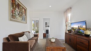 Family Cabin | Living room | LCD TV - KOZYGURU Belrose Cosy 2 Bed Holiday Home (Belrose)