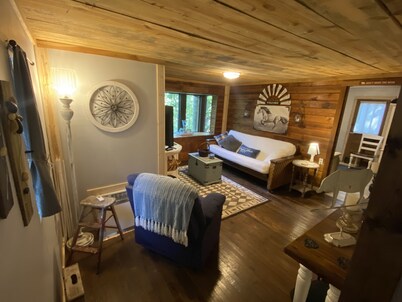 Quiet comfortable mountain retreat, with Fast 500 mbps wifi