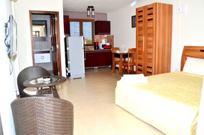 Apartment, 1 Bedroom, Smoking, Balcony | Floor plan