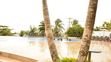 Apartment, 3 Bedrooms, Accessible, Balcony | Pool | Outdoor pool