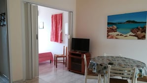 Unclassified image, 3 of 24, button - Apartment c6 With Sea View Terrace, TV, air Conditioning, Wifi, Swimming Pool (Badesi)