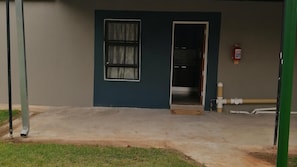 Terrace/patio - Room-immaculate and Beautiful Chalet - f (Kempton Park)