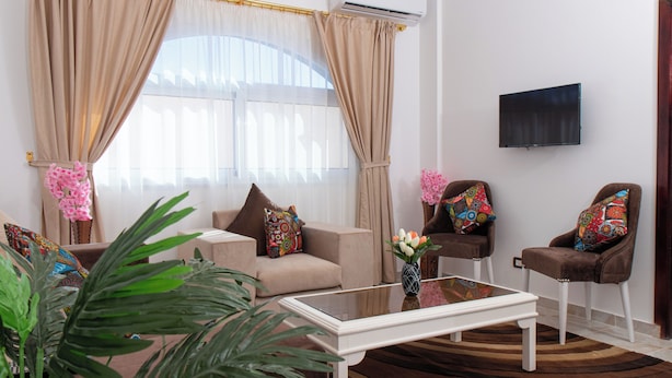 Flat-screen TV - Garden Apartment up to 3 Persons - Feel Home Away From Home (Dahab)