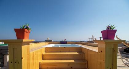 Luxury Apartment up to 3 Persons - Feel Home Away From Home