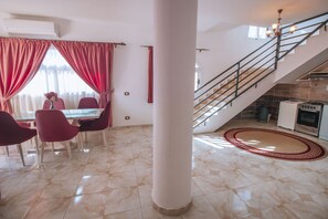 Villa, 4 Schlafzimmer, barrierefrei, Raucher | Innenbereich