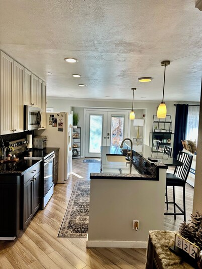 Comfortable Spacious 3 bedroom home