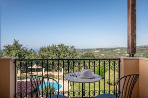 Villa, 4 chambres, fumeurs, balcon | Restauration