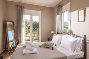 Villa, 4 chambres, fumeurs, balcon | 4 chambres, fer et planche à repasser