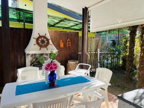 Villa, 3 habitaciones, patio, vista al jardín | Comedor