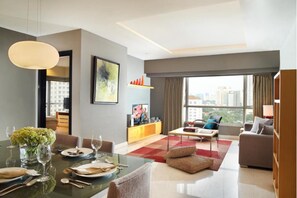 3 bedrooms - Three Bedroom Executive Apartment, Somerset Berlian Jakarta (Jakarta)