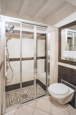 Bathroom - Leano Agriresort - Superior Triple Room With Mezzanine (Piazza Armerina)