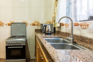Apartment, 2 Bedrooms, Balcony, City View | Interior