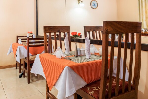 Apartment, 2 Bedrooms, Balcony, Garden View | Dining - Lovely Apartment With View Sleeps 2 to 4 (Kampala)