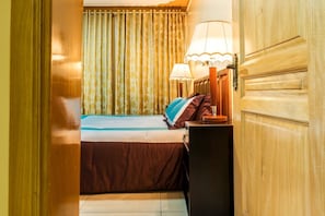 3 bedrooms, premium bedding, WiFi, bed sheets