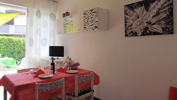วิลล่า, 2 ห้องนอน, ลานระเบียง, วิวสวน | ห้องรับประทานอาหาร