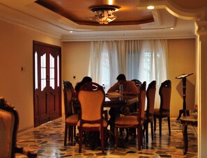 Casa, vários quartos, para fumantes, sacada | Opções para refeição