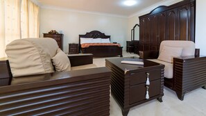 2 bedrooms, iron/ironing board, bed sheets - Trendy Executive Suites In Masaka (Masaka)