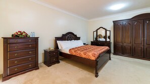 2 bedrooms, iron/ironing board, bed sheets