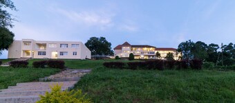 Trendy Deluxe Double Rooms In Masaka - 2